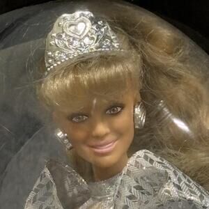 Vintage Vanna Platinum Limited Edition Doll Silver Dress Crown In Box HSN95004R‎